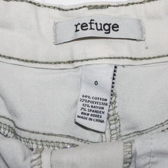🤍🔘 Button-Fly Jean Shorts · Refuge · Size 0 🔘🤍 - Picture 3 of 4